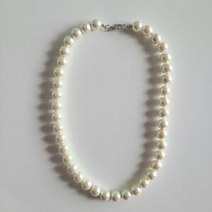 Glass Pearl Beaded Necklace